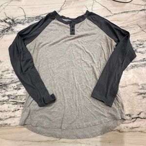 Men’s Gray and Black 3 quarter Long Sleeve baseball TShirt size large